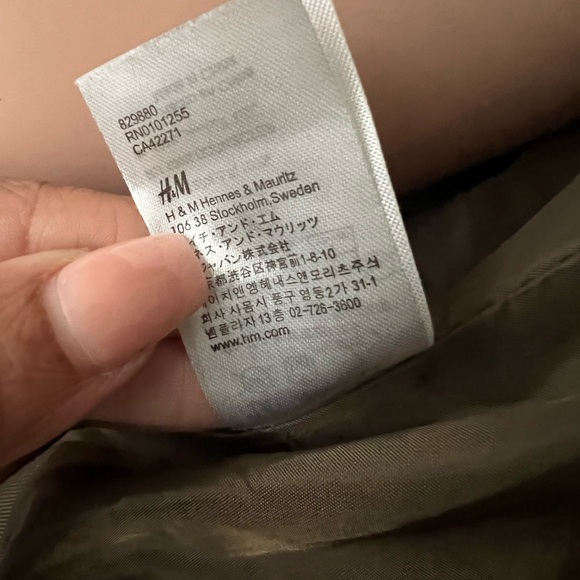 Olive Green H&M Crop Jacket. Size US 6. Great Fit! - Picture 4 of 5